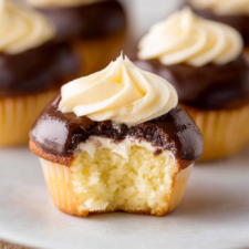 Boston Cream Pie Cupcakes